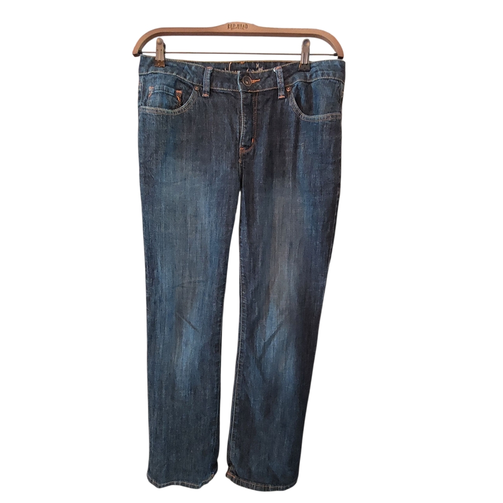 Nevada Women's Vintage Blue Straight Jeans with Versatile Washes - Size 8